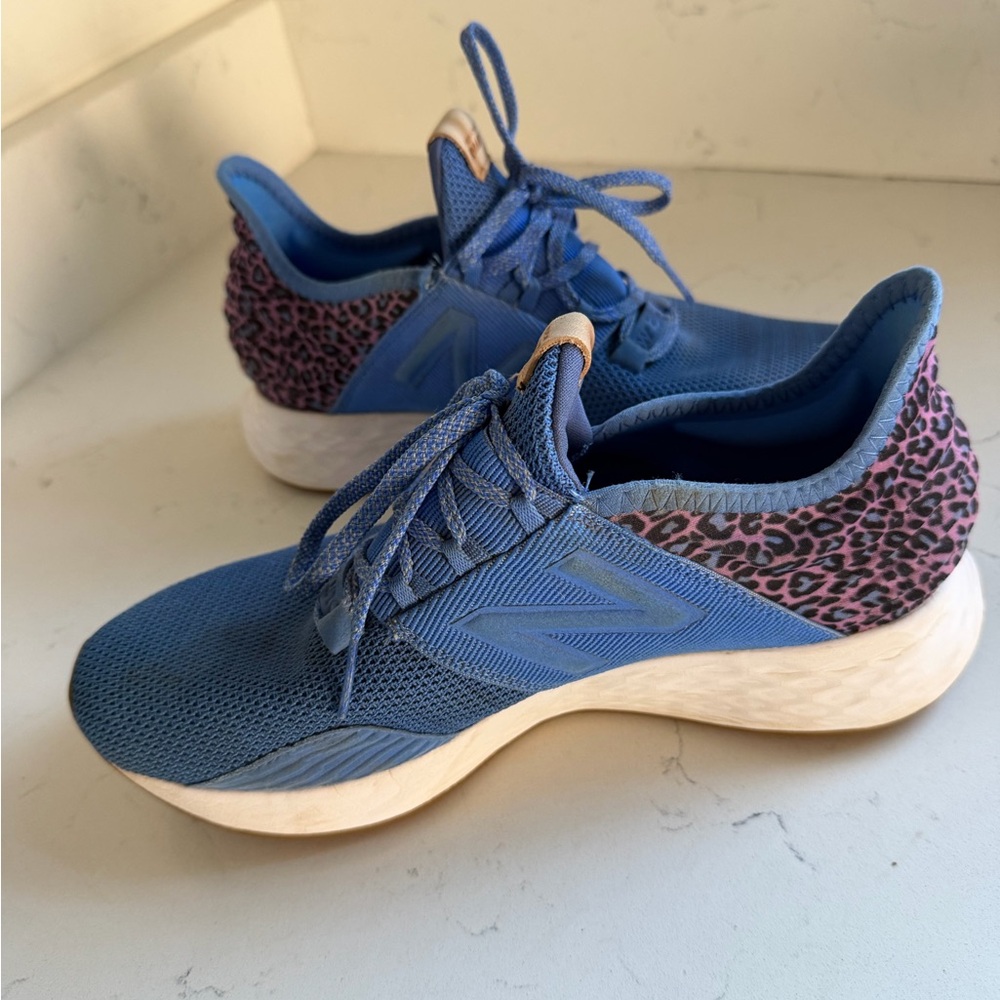 New Balance-  Fresh Foam Roav‎ Women's Running Shoes Blue Leopard Print